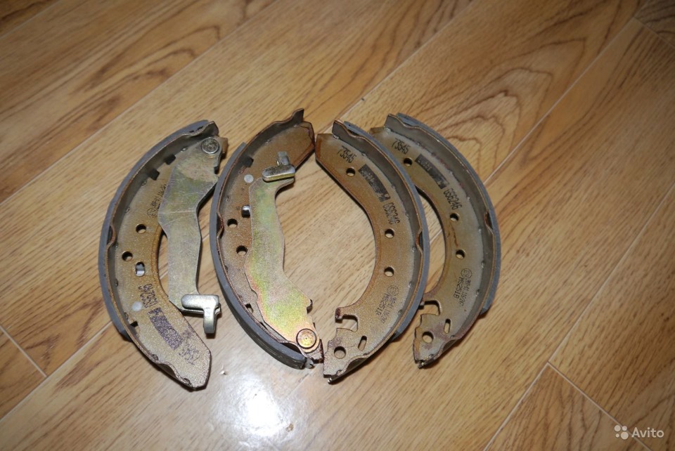 скрежет при торможении — Honda Civic Ferio (7G), 1,5 л, 2001 года ...