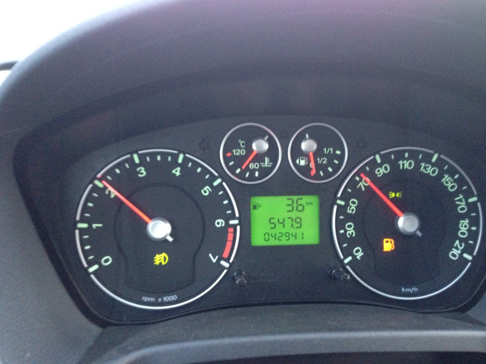 А какой расход у вас? — Ford Fiesta (Mk V), 1,6 л, 2006 года ...