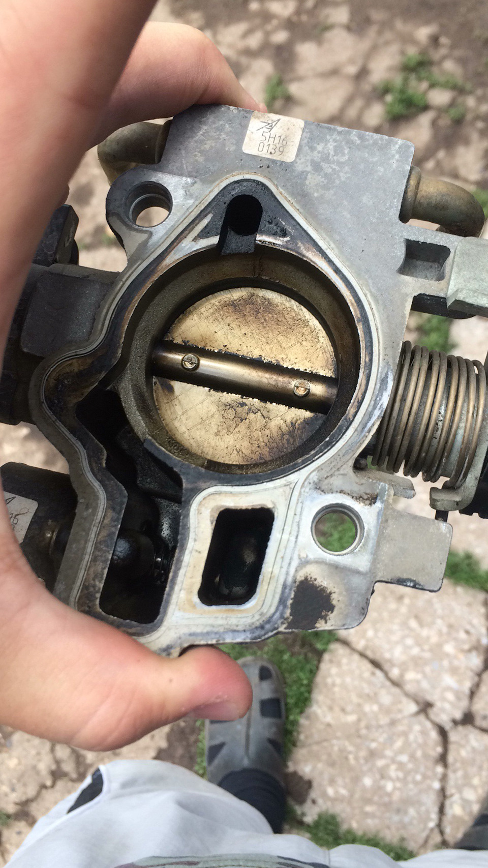 Прочистка дроссельной заслонки! — Lada 21124, 1,6 л, 2006 года | своими ...