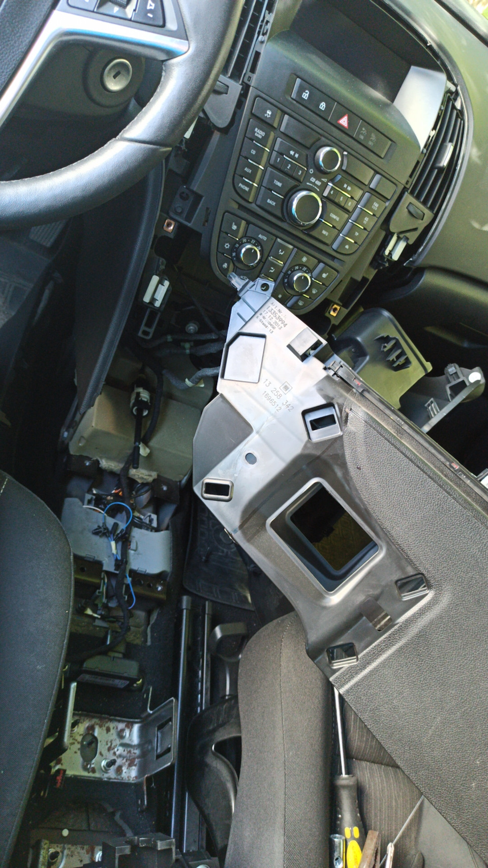 Блокировка ключа в замке… — Opel Astra J, 1,6 л, 2014 года | поломка ...