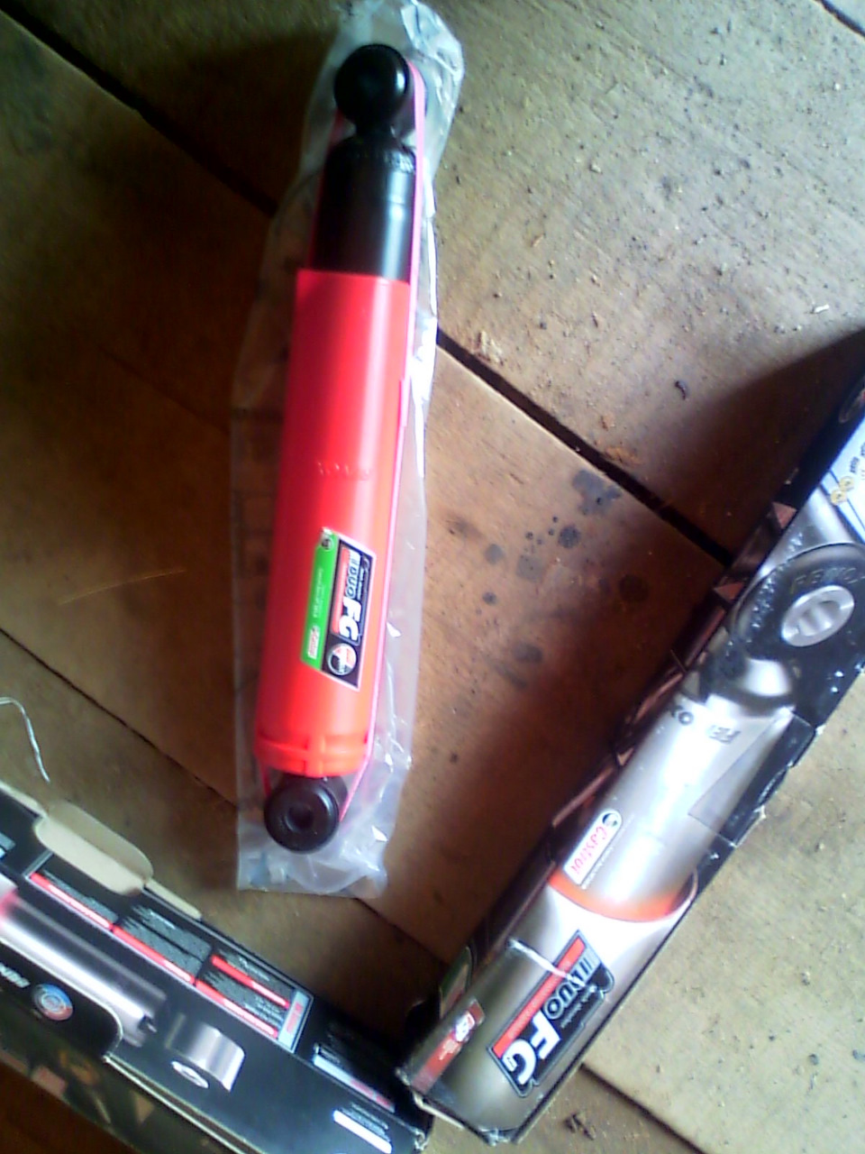 Амортизаторы от Газели Fenox. — УАЗ 3962, 2,8 л, 2008 года | запчасти ...