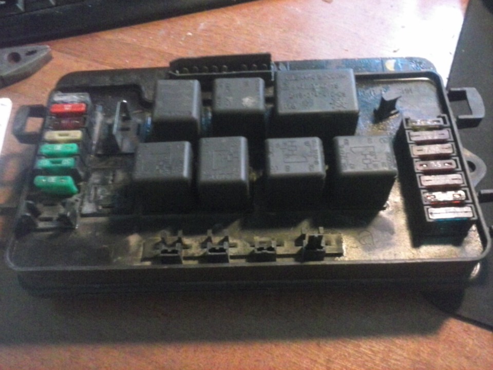 сгорел блок предохранителей — Lada 21083, 1,5 л, 1999 года | поломка ...