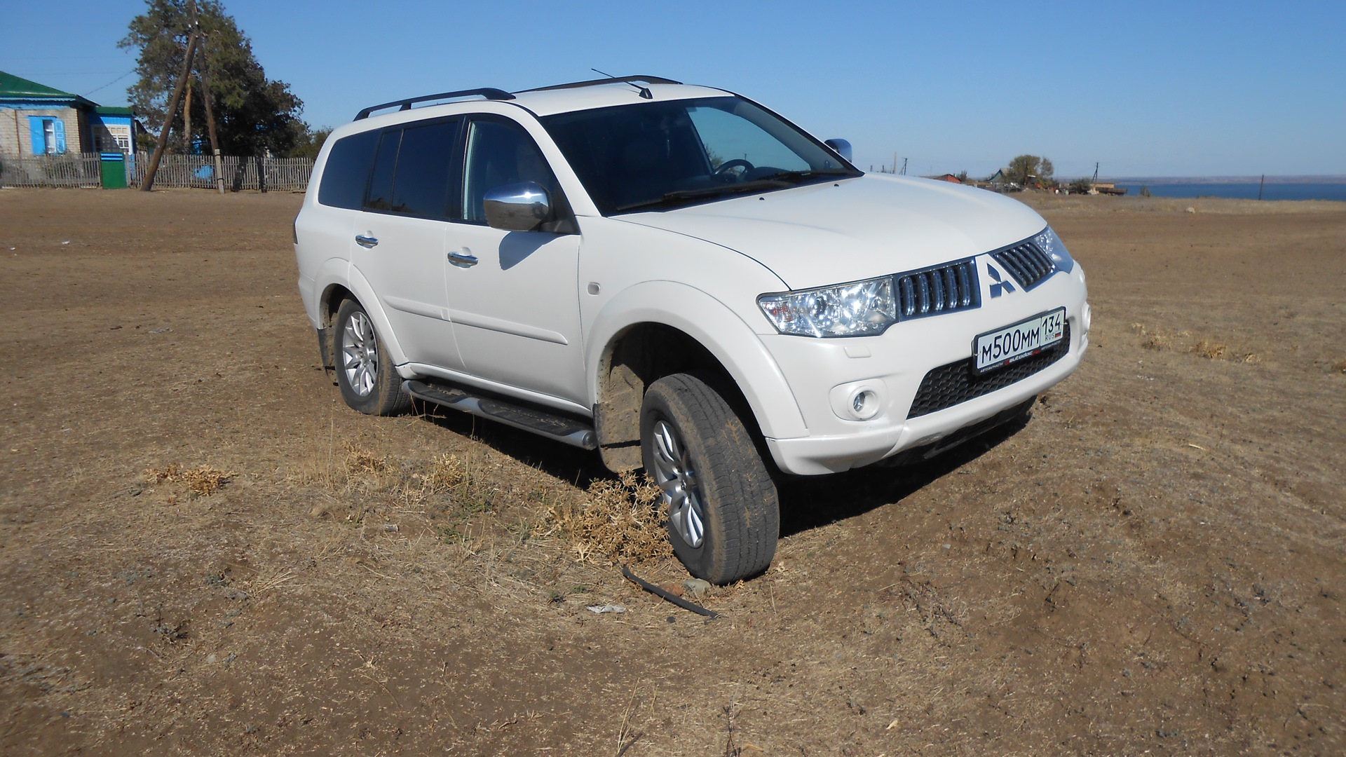 Отзывы паджеро спорт 2.5 дизель. Паджеро спорт белый матовый.