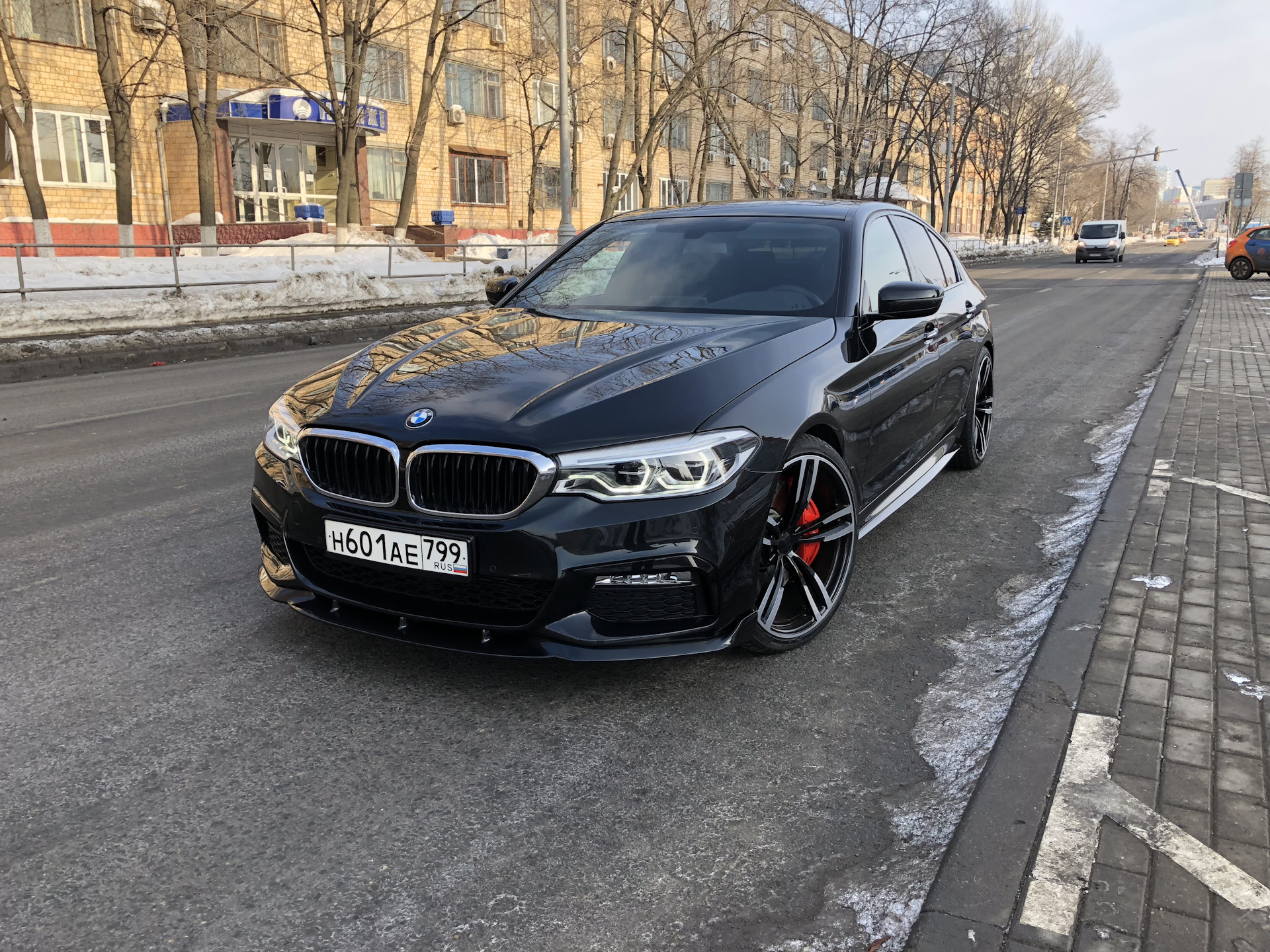 BMW m5 с армянскими номерами