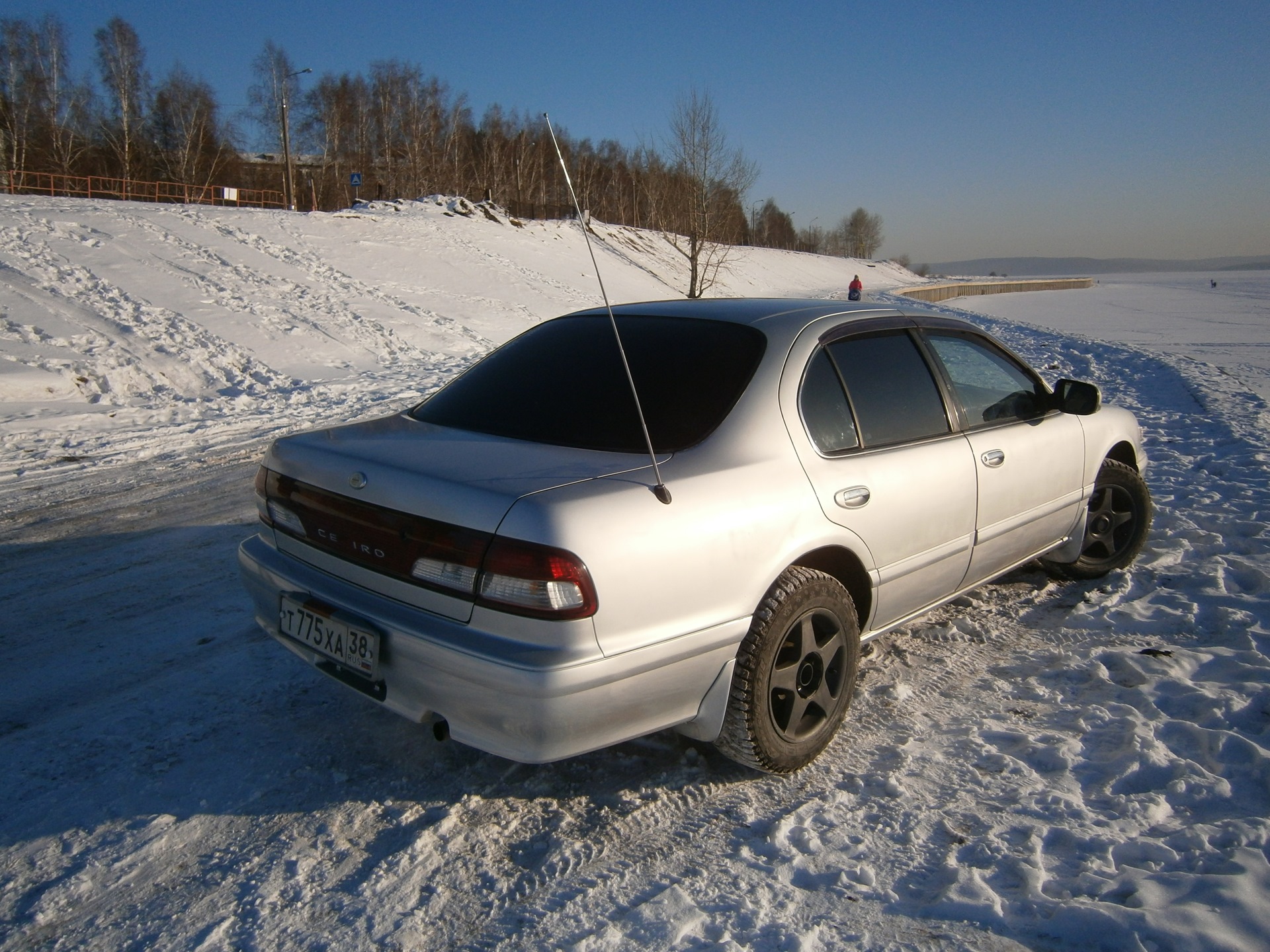 Nissan maxima a32 1999. 0 автомат. Заводских диспи нисан цефиро а 32. Nissan cefiro 1997. Холодно ниссан цефиро.