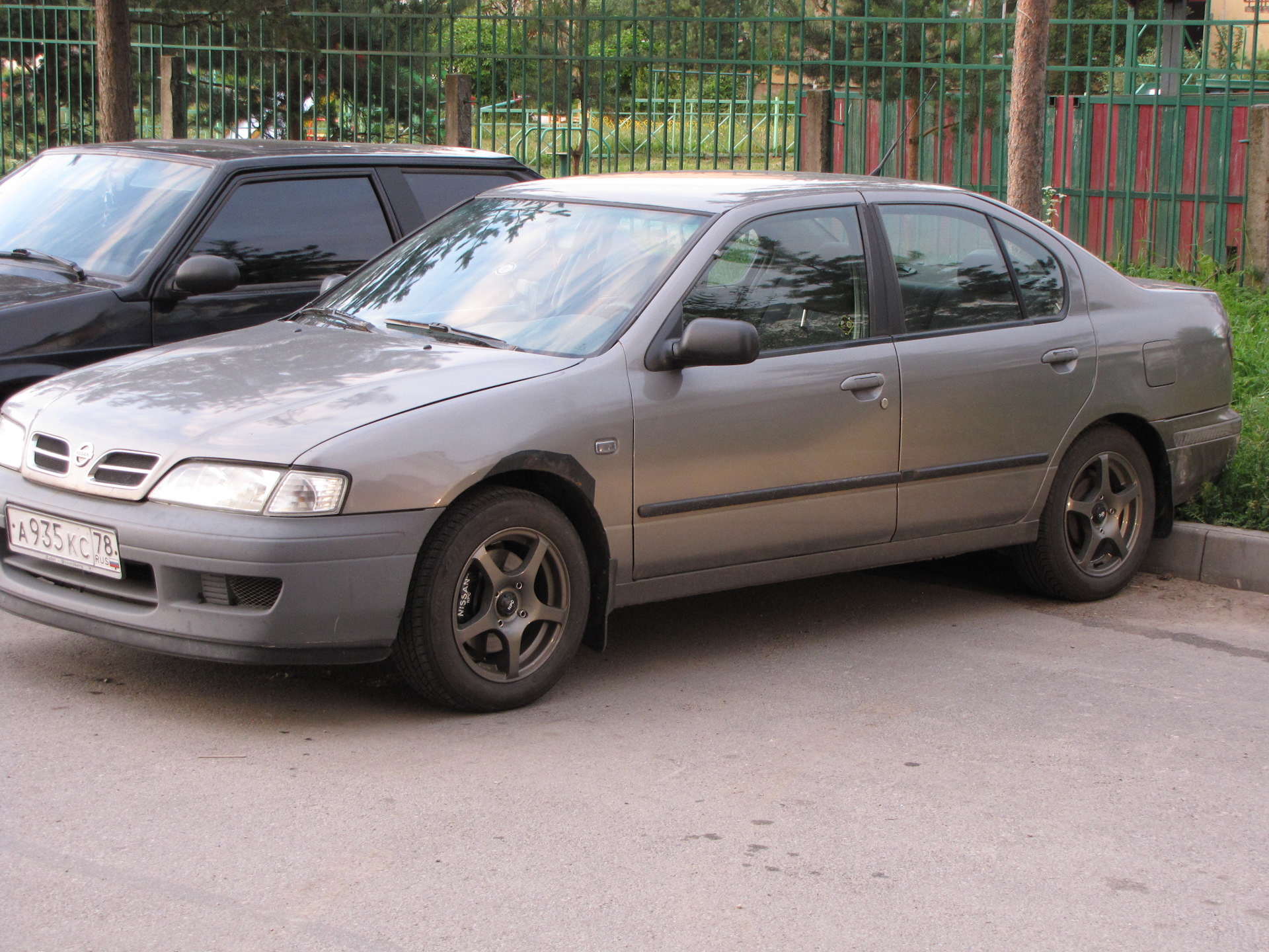 Nissan primera 10 p мокрый асфальт