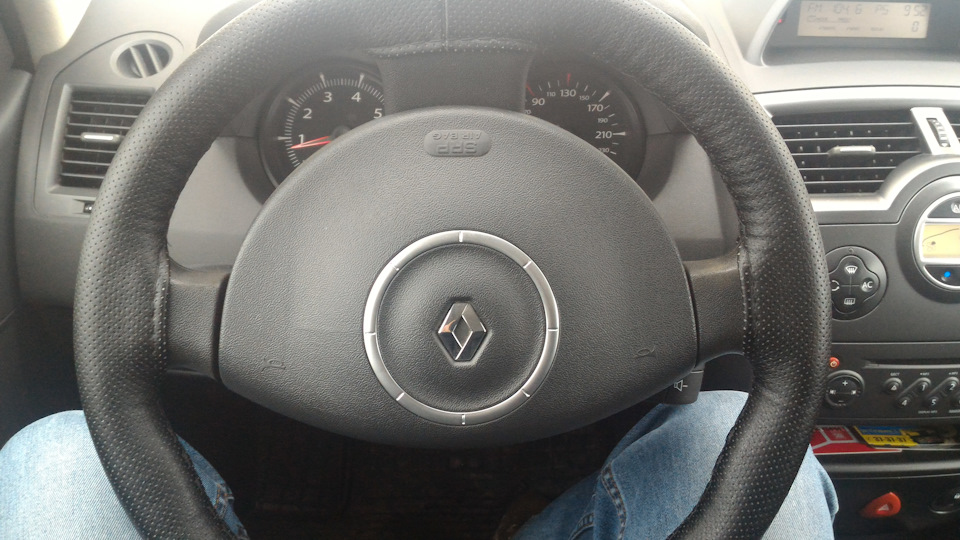 Руль и заглушка — Renault Megane II, 1,6 л, 2007 года | аксессуары | DRIVE2