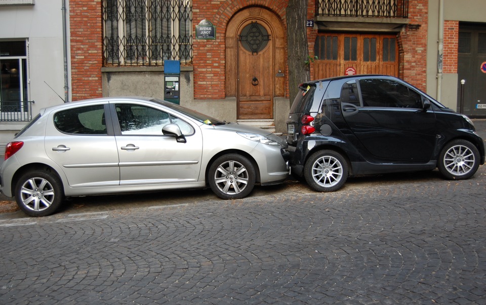 15daf52s 960 Как паркуются во франции видео