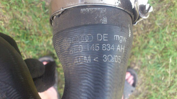 Лопнул патрубок от турбины к интеркулеру — Audi A4 (B7), 1,9 л, 2005 ...