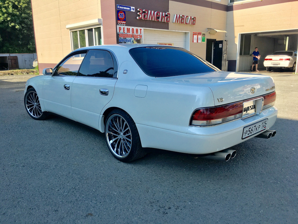 Toyota Crown Majesta s140