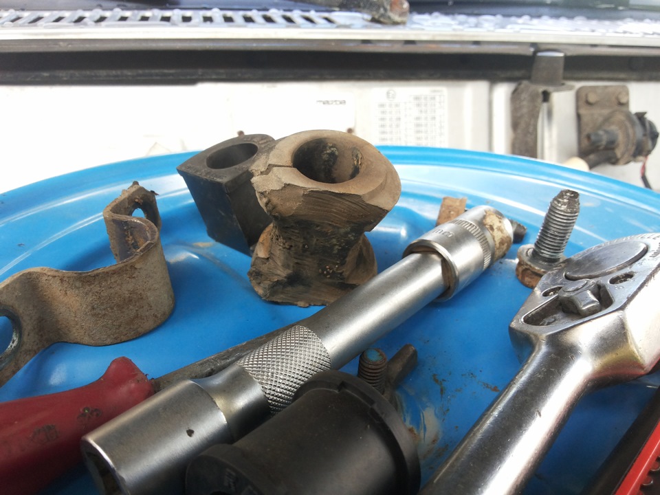 Втулки стаба, или нет колхозингу ))) — Mazda 626 II (GC), 2 л, 1985 ...