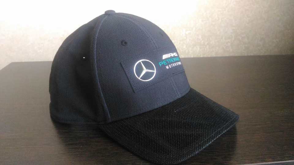 Эксклюзивная кепка AMG Petronas Motorsport — Mercedes-Benz C-Class ...