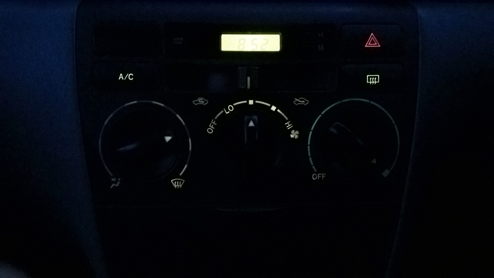 Климат лансер 9. Кнопка кондиционера лансер 9. Lancer 9 кондиционер кнопки вентилятора. Митсубиси кольт 5 1997 г кнопка старт стоп. Кнопка кондиционера лансер 9.