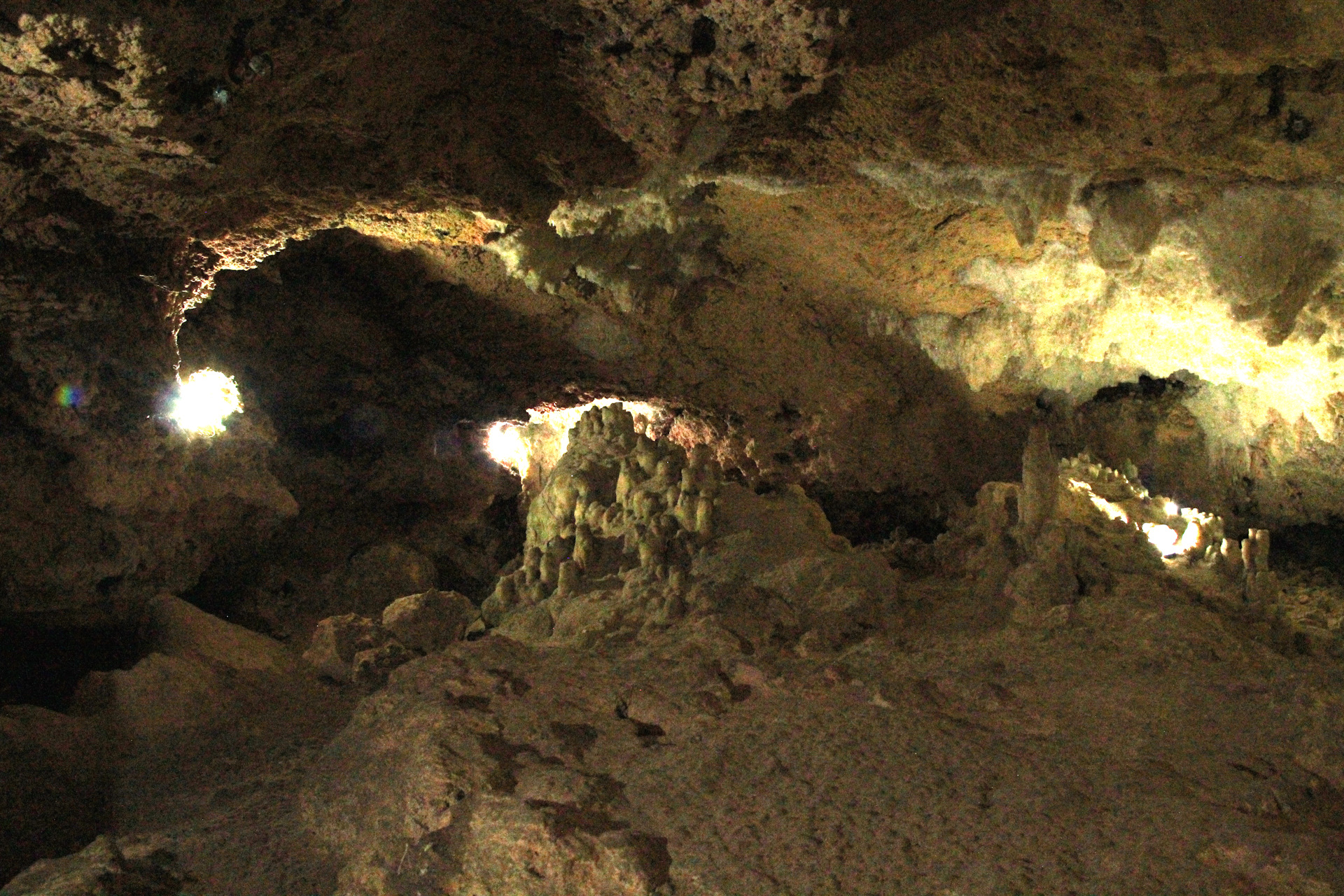 Пещеры на кубе