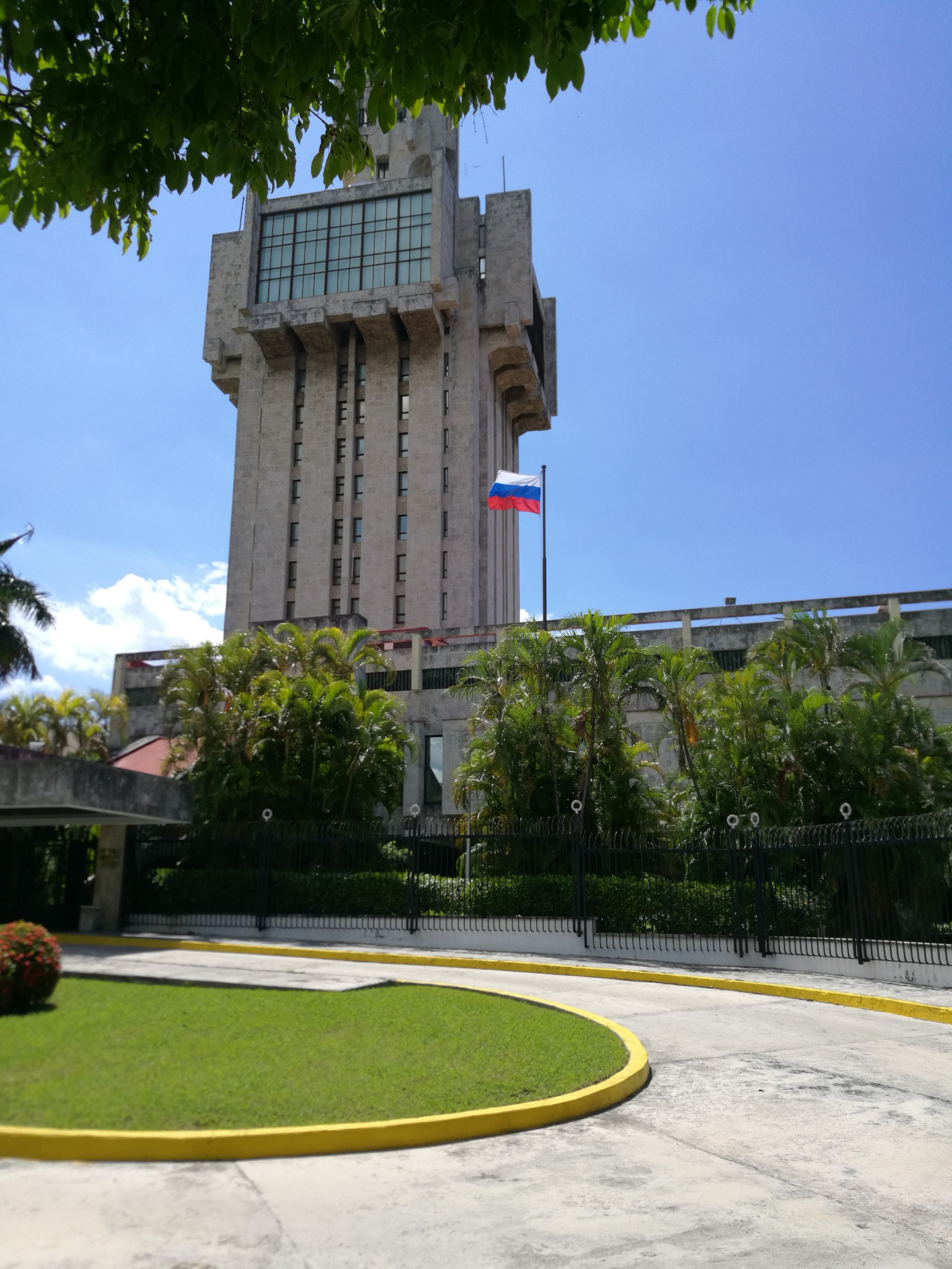 Посольство рф на кубе фото