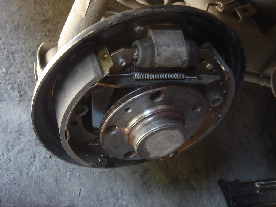 Меняем ступицу или Диллер охренел с ценником — Skoda Fabia Mk2, 1,4 л ...