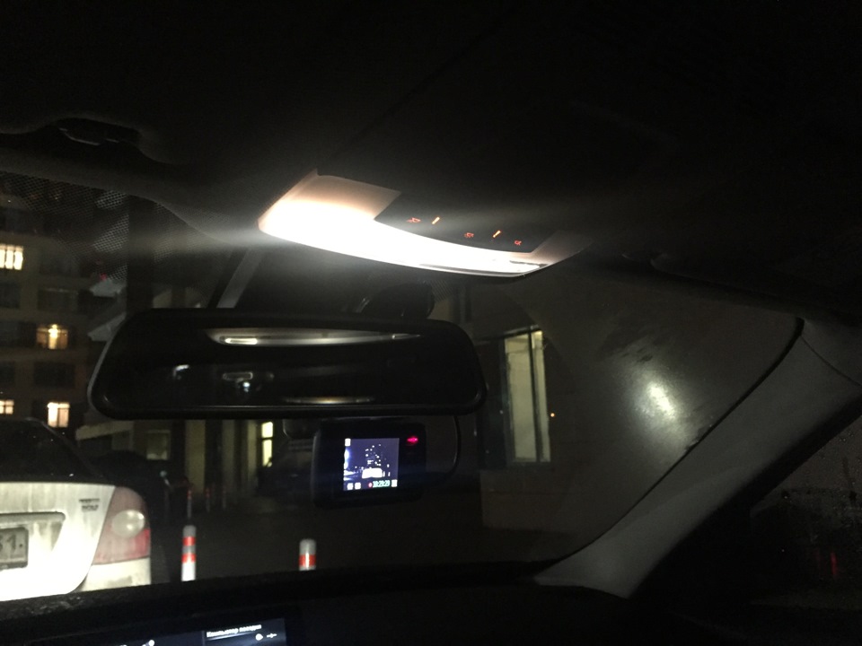 # 09. Замена потолочных светильников — BMW 3 series (F30), 1,6 л, 2014 ...