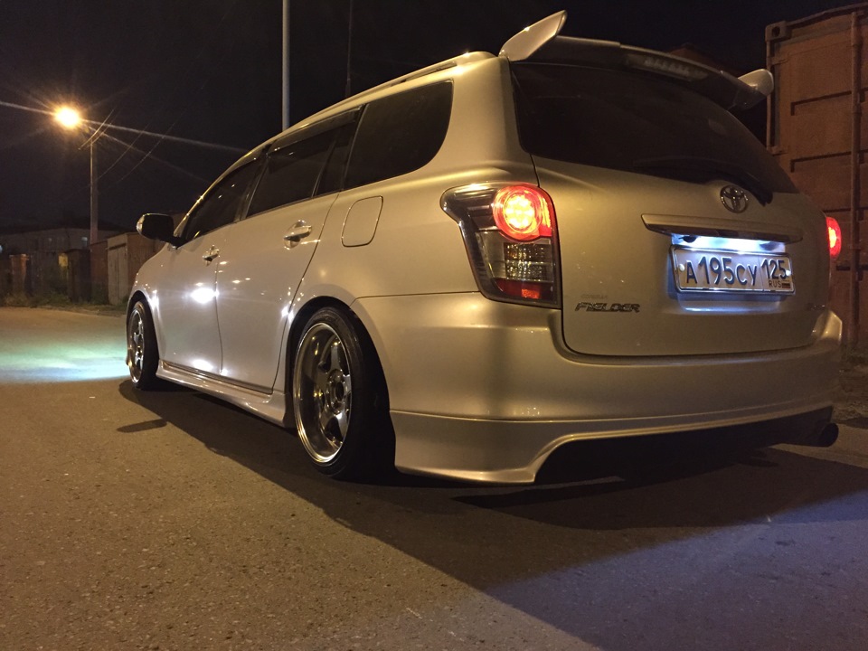 Toyota Corolla Fielder 2013 stance