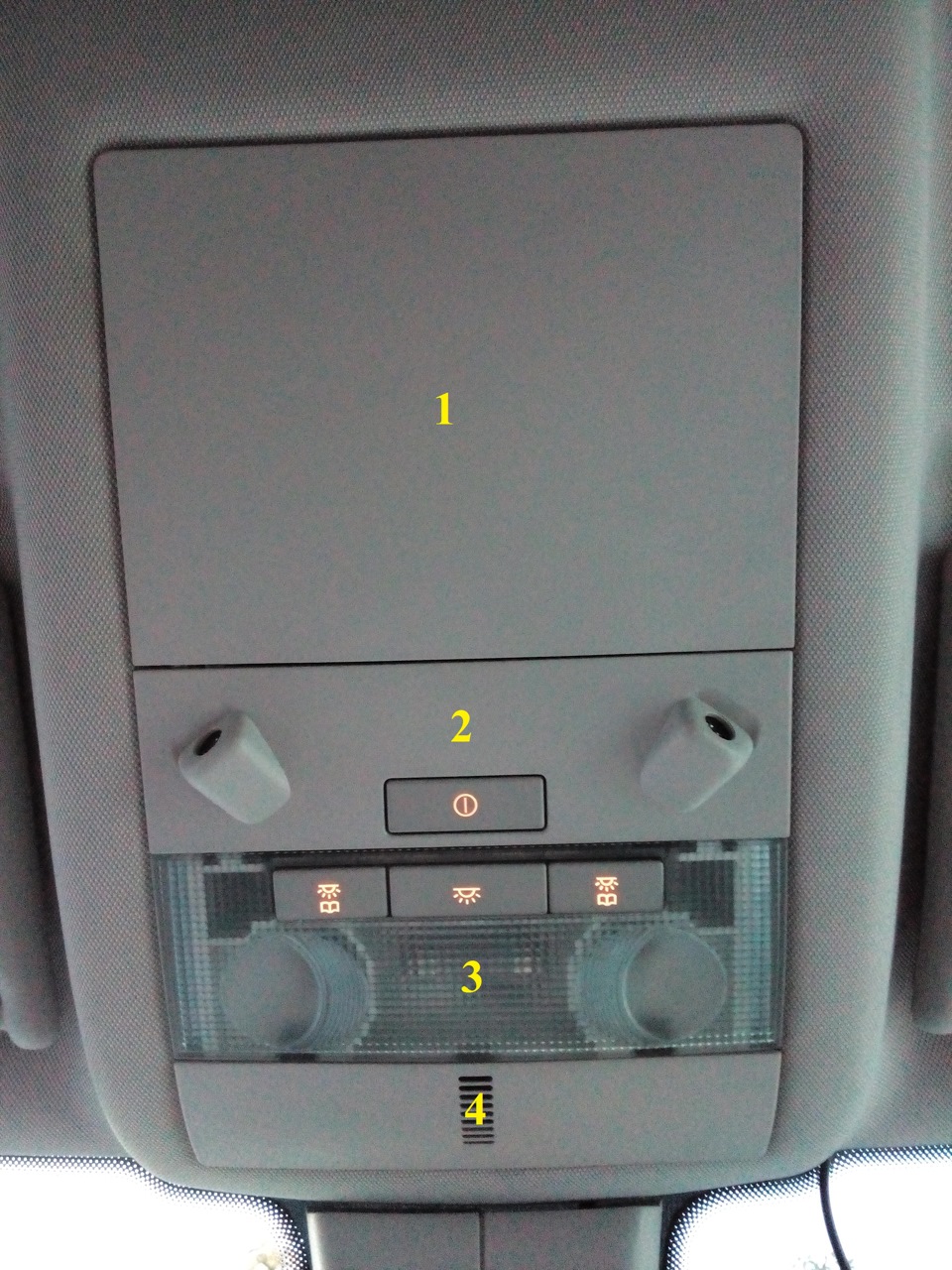 Opel astra h кнопки. Плафон салона Opel asta h. Плафон освещения Opel Astra h седан. Плафон освещения салона Opel Astra 2009 год.