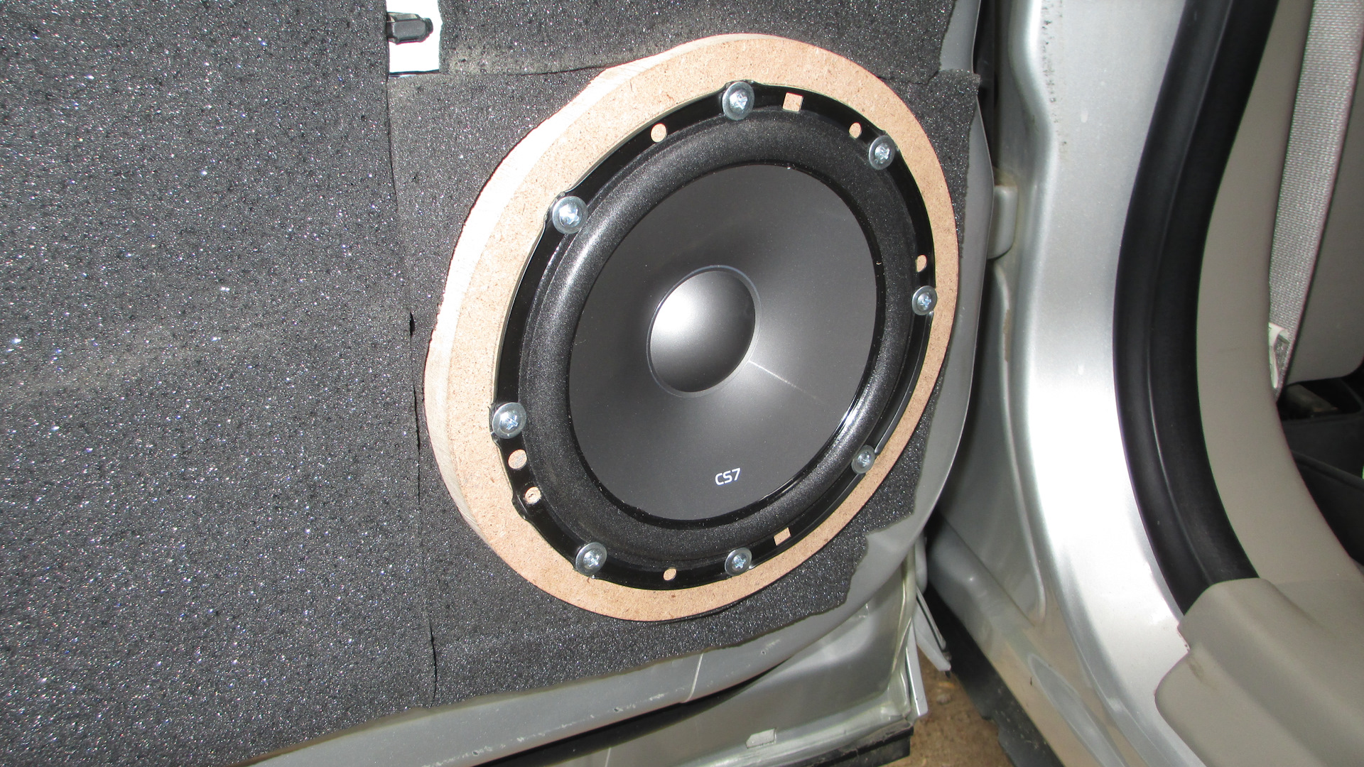 Сузуки гранд витара динамики. JBL CS 760 C акустика. Крепления динамиков Suzuki Grand Vitara. Динамики 16 см для Сузуки Гранд Витара. Grand Vitara штатная акустика.