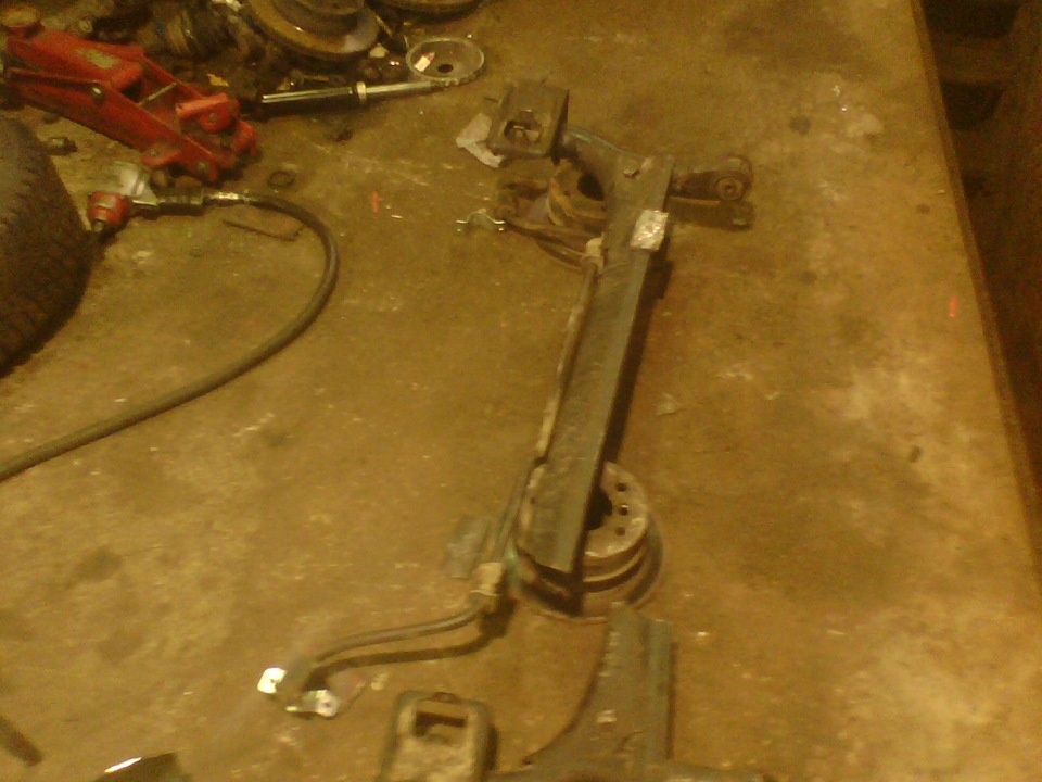 Потёк бензобак! Будущий задний стабилизатор! — Lada 21099, 1,3 л, 1993 ...