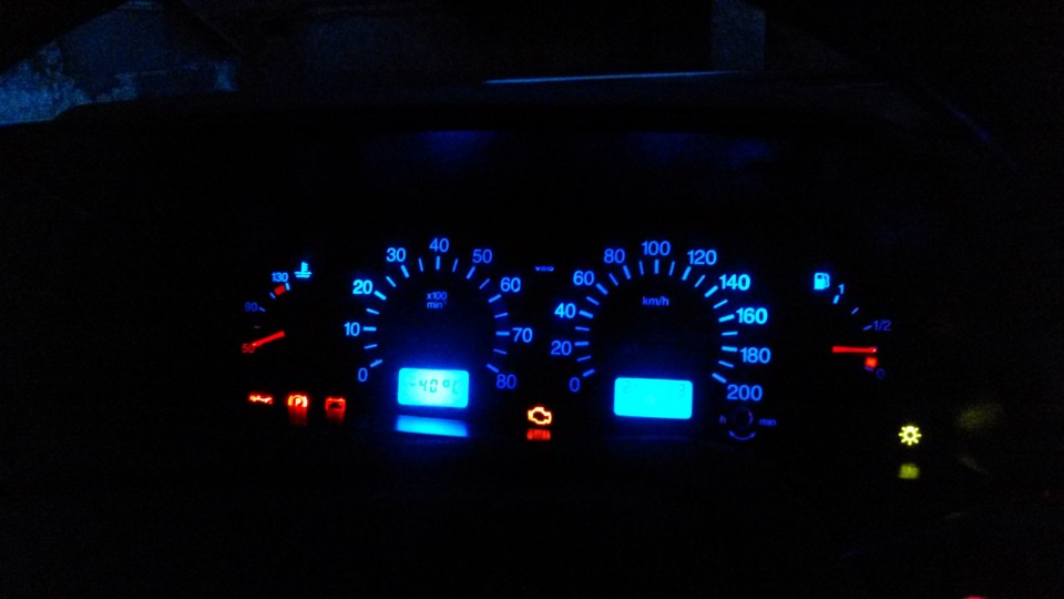 Лампочки подсветки приборной панели ваз 2114. Пересвет панели приборов ваз 2114. Приборная панель ваз 2114 ночью. Спидометр ваз 2114 ночью красная. Пересвет приборки ваз 2114.