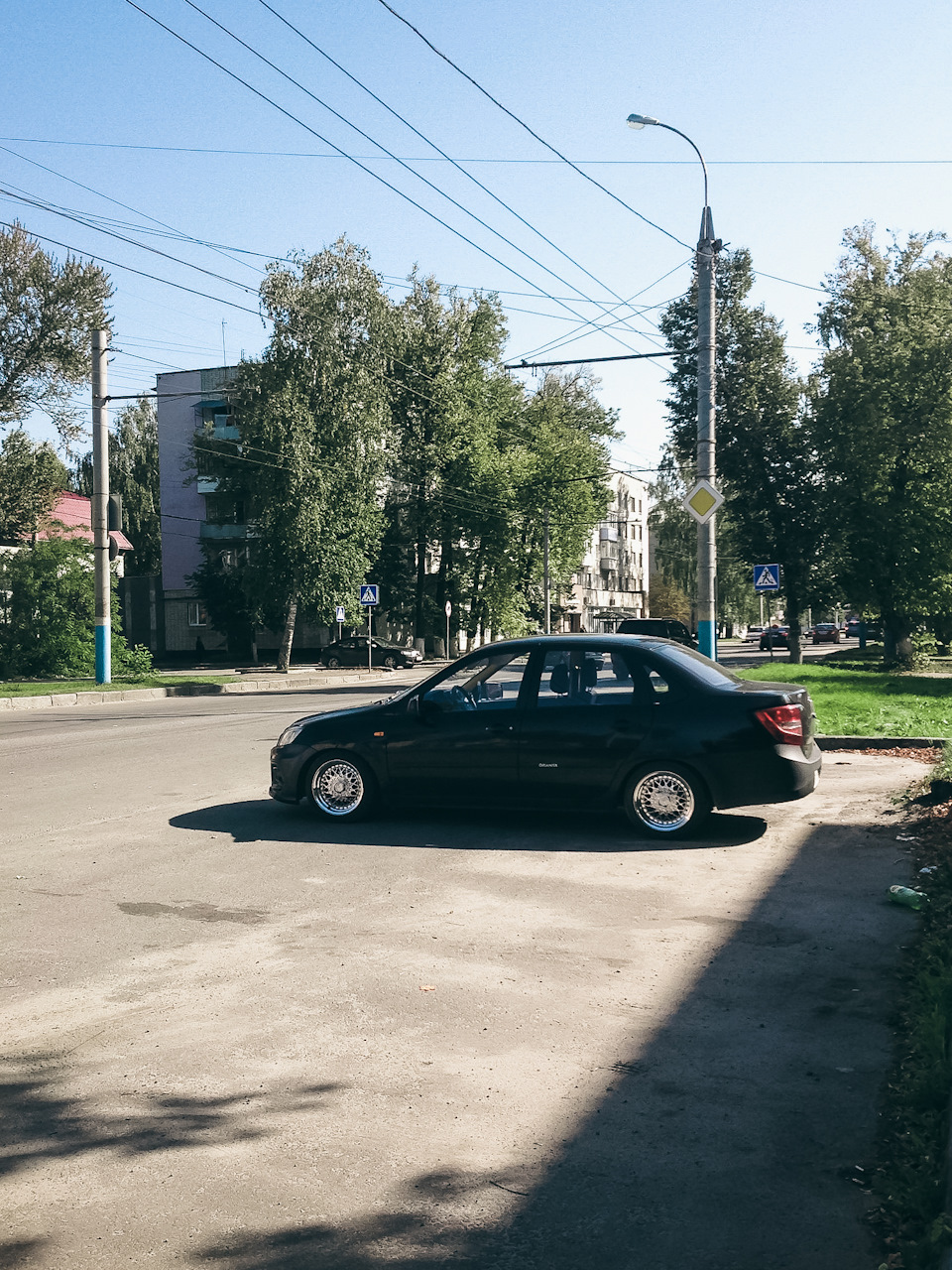 Гранта на желт… на винтах! — Lada Гранта, 1,6 л, 2013 года | стайлинг |  DRIVE2