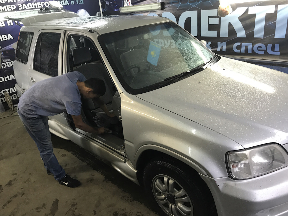 Проводка стеклоподъемников и центрального замка — Honda CR-V (RD1, RD2 ...