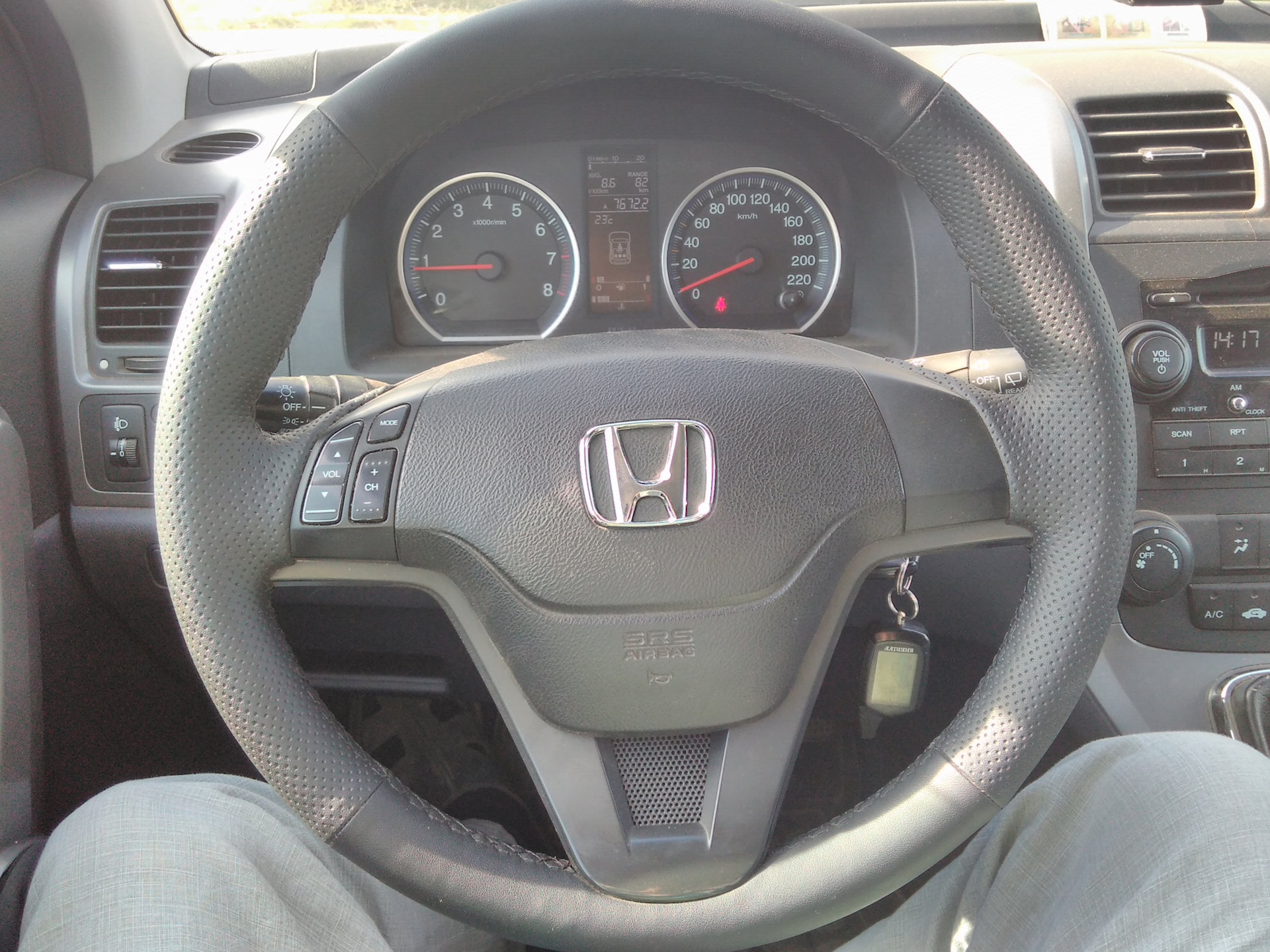 Honda crv руль. Honda CR-V 3 руль. Руль Honda CR-V 4 Оплетка Хонда. Оплетка на руль Honda CRV 2008. Руль Хонда СРВ 3.