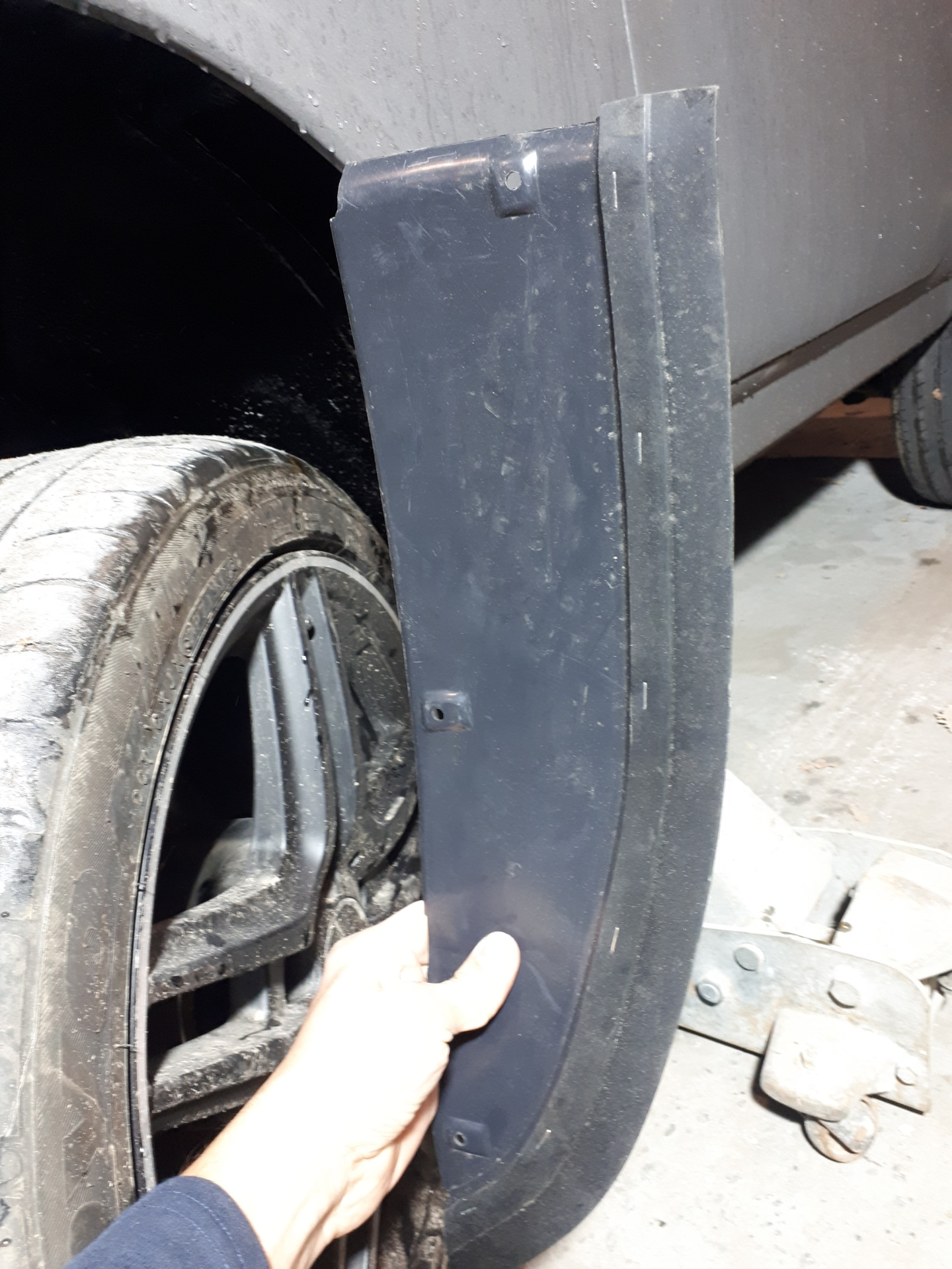 Камри 40 ржавчина под задними подкрылками. Карок без арок. Переоформить без подкрылок. Крепления для подкрылок авто. Можно ли ездить без подкрылка.