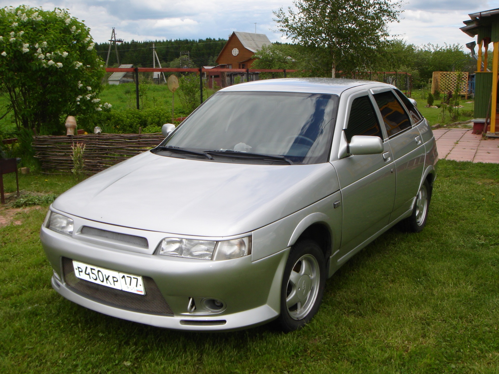 Автомобиль ваз 2112. Lada 2112. ВАЗ 2112 ранняя. Жигули ВАЗ 2112. Лада 2112 2010.