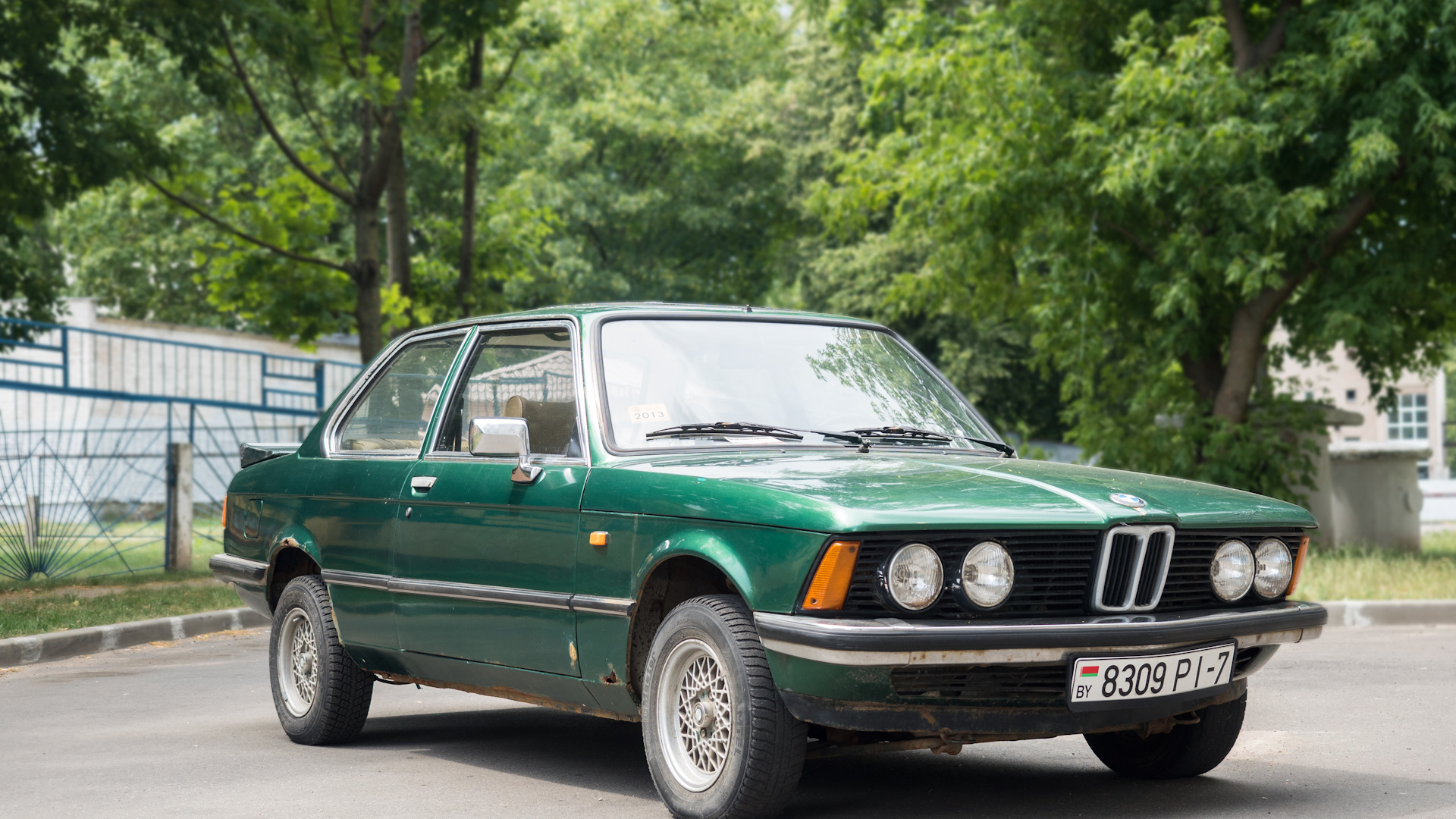 BMW 1976 года