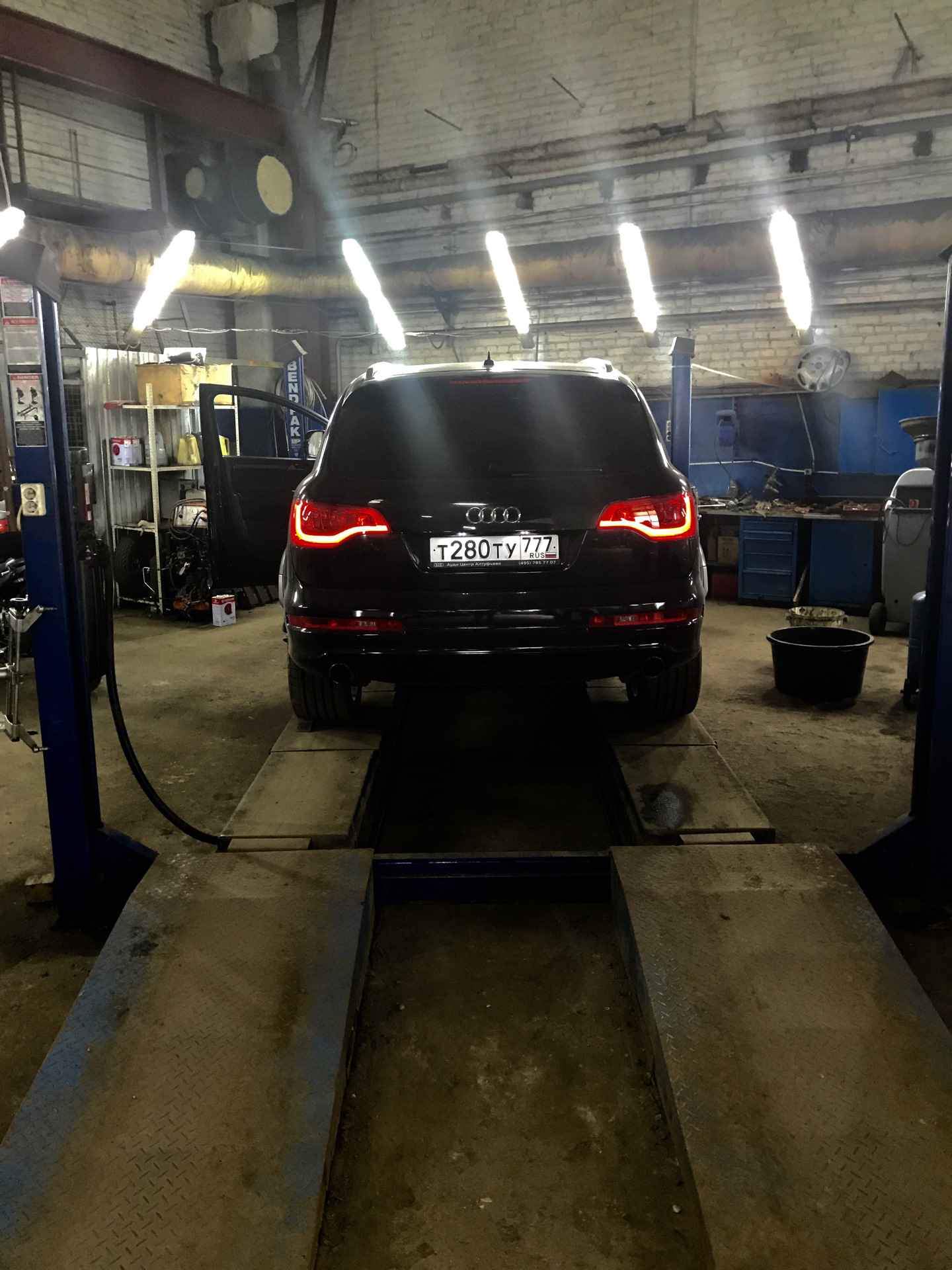 Ауди развал. Audi q5 сход развал. Ауди q7 развал схождение пневмоподвеска. Развал Ауди а5. Джип Гранд Чероки 2014 года сход развал без пневмоподвески