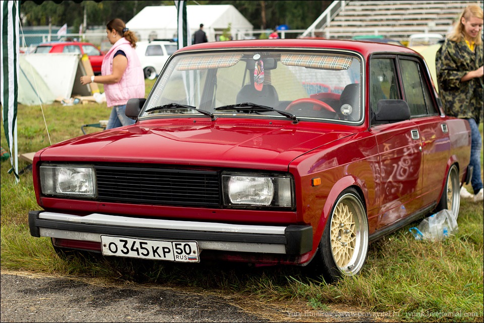 Lada 2105 stance