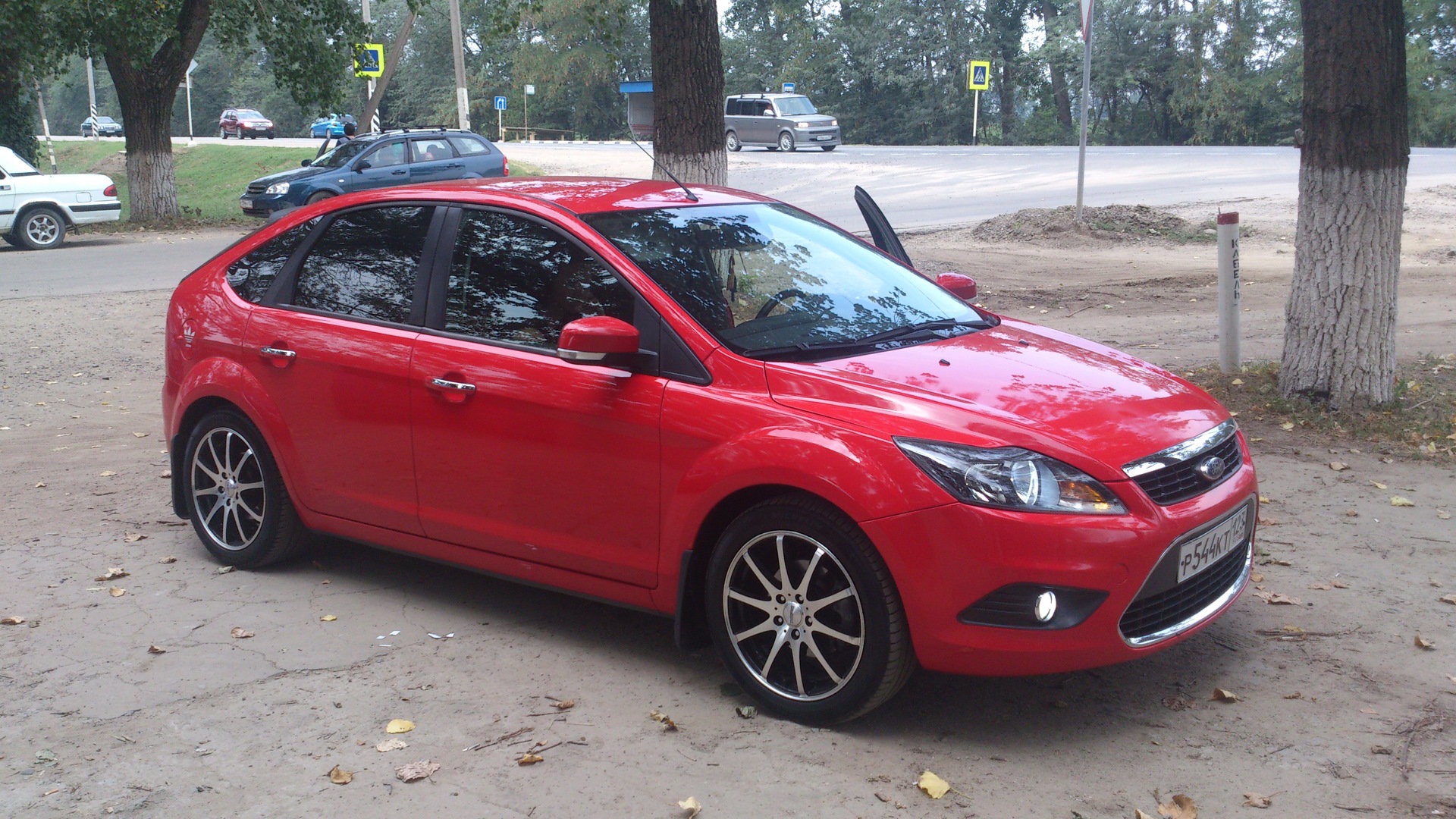 Ford Focus 3 седан красный 2012