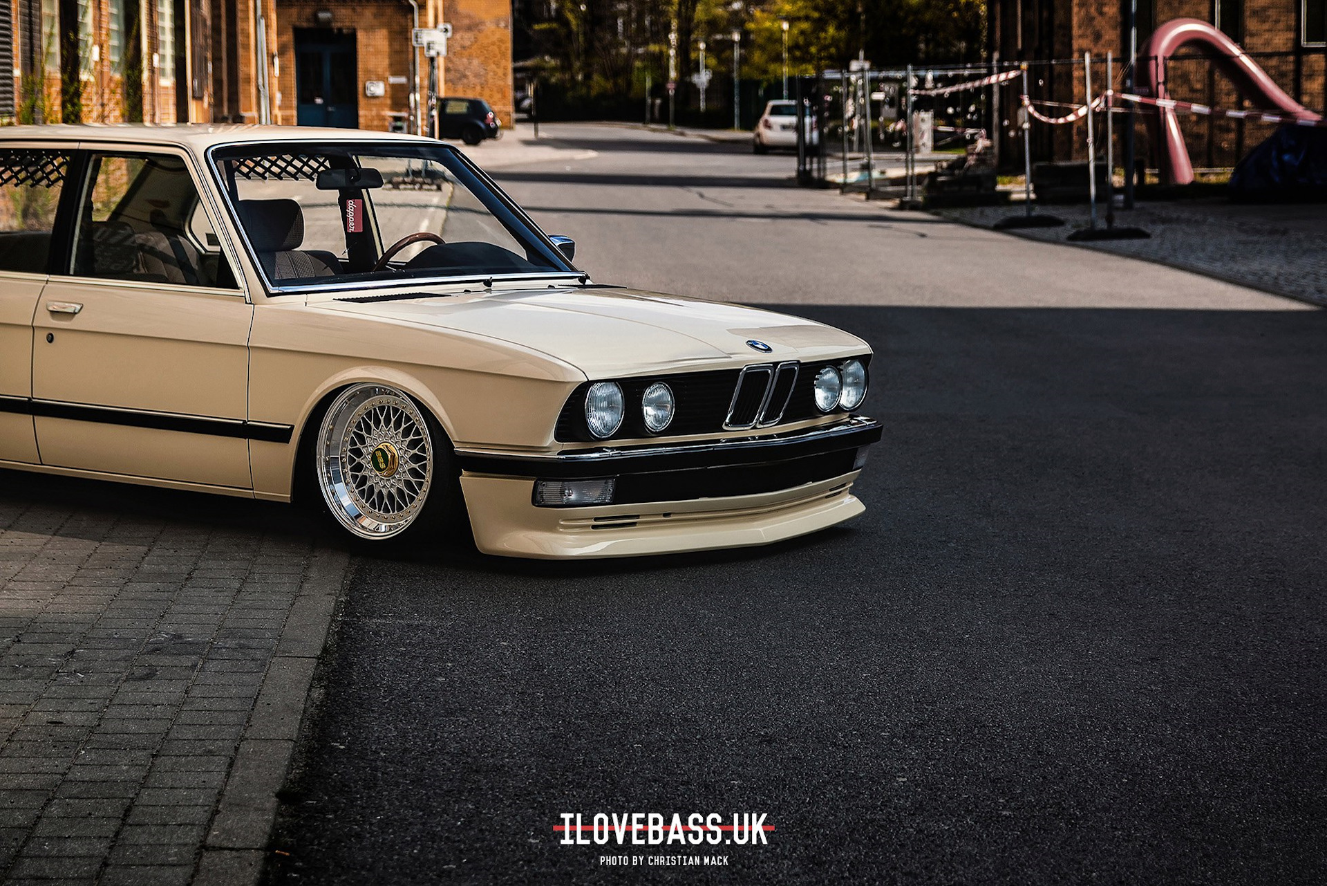 BMW e28 Black