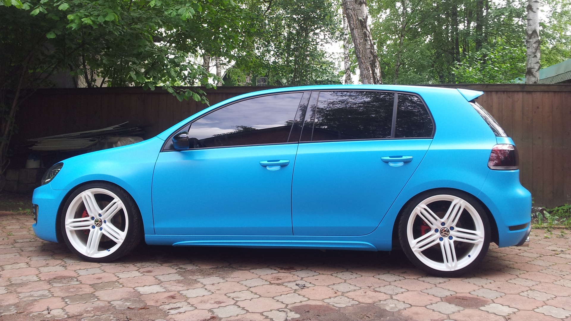 Volkswagen Golf 6 синий мат