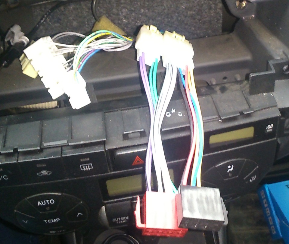 Автомагнитола JVC KW-XG707 — Toyota RAV4 (II), 2 л, 2005 года ...