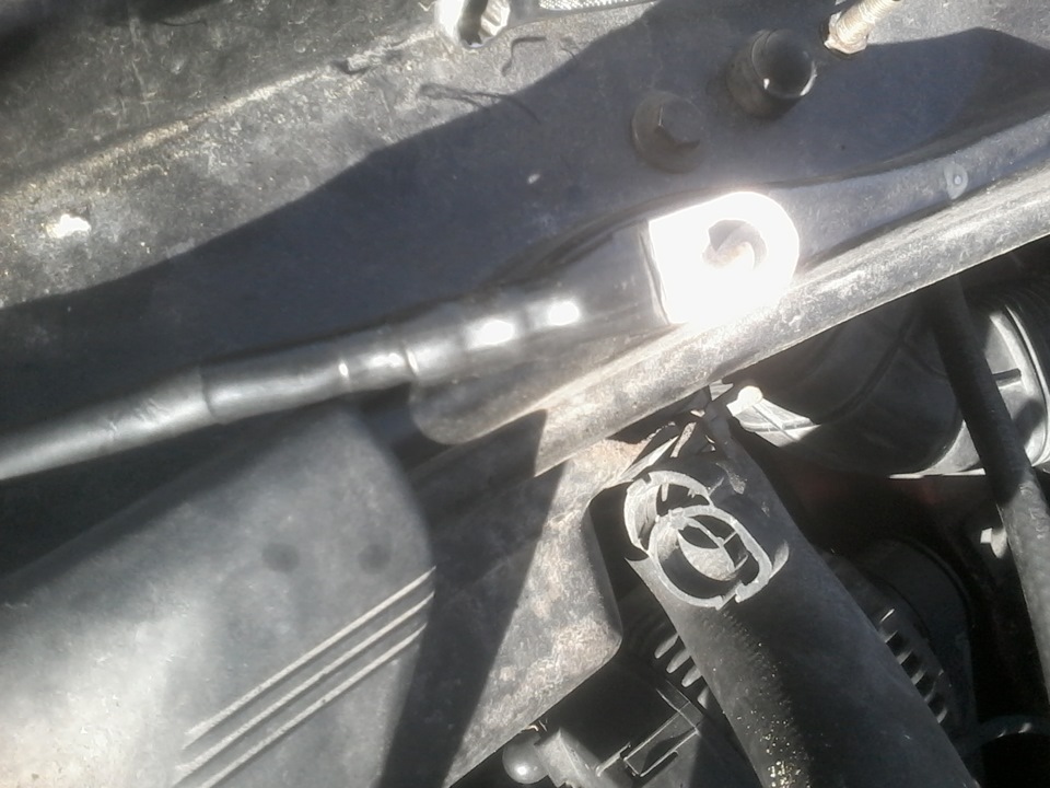 Замена клемы на стартере — Volkswagen Passat Variant (B3), 1,9 л, 1992 ...