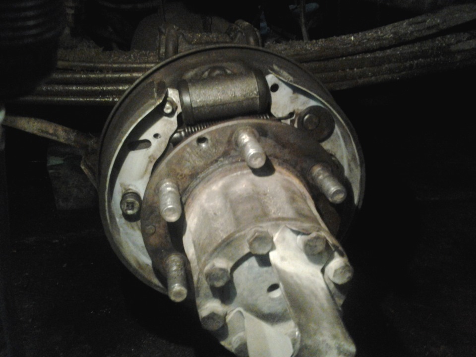 Опять сорвало тормозную накладку! — ГАЗ Газель, 2,5 л, 2011 года ...