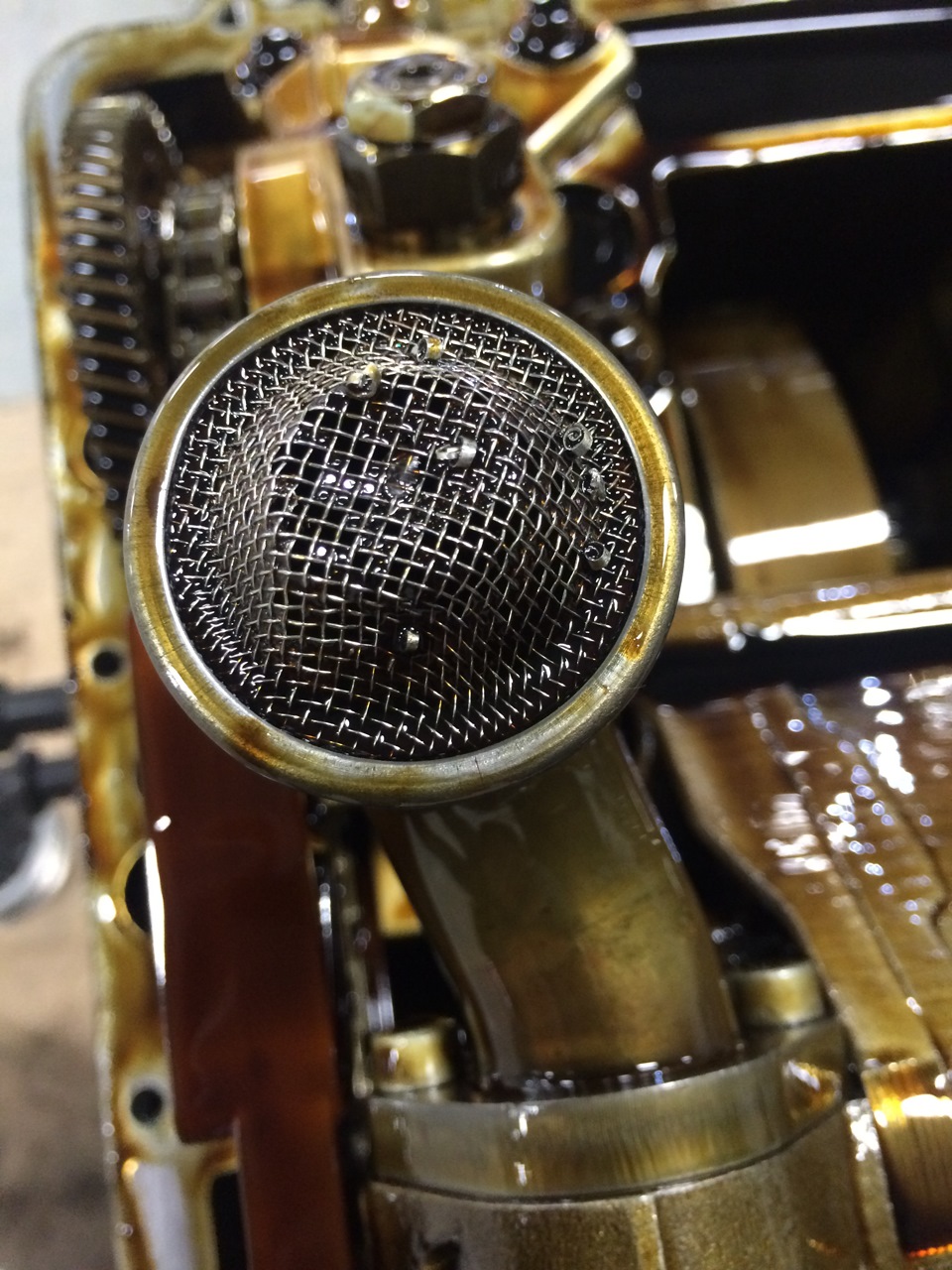 BMW M5 E60 S85 Снятие поддона двигателя, стружка в моторе. — DRIVE2