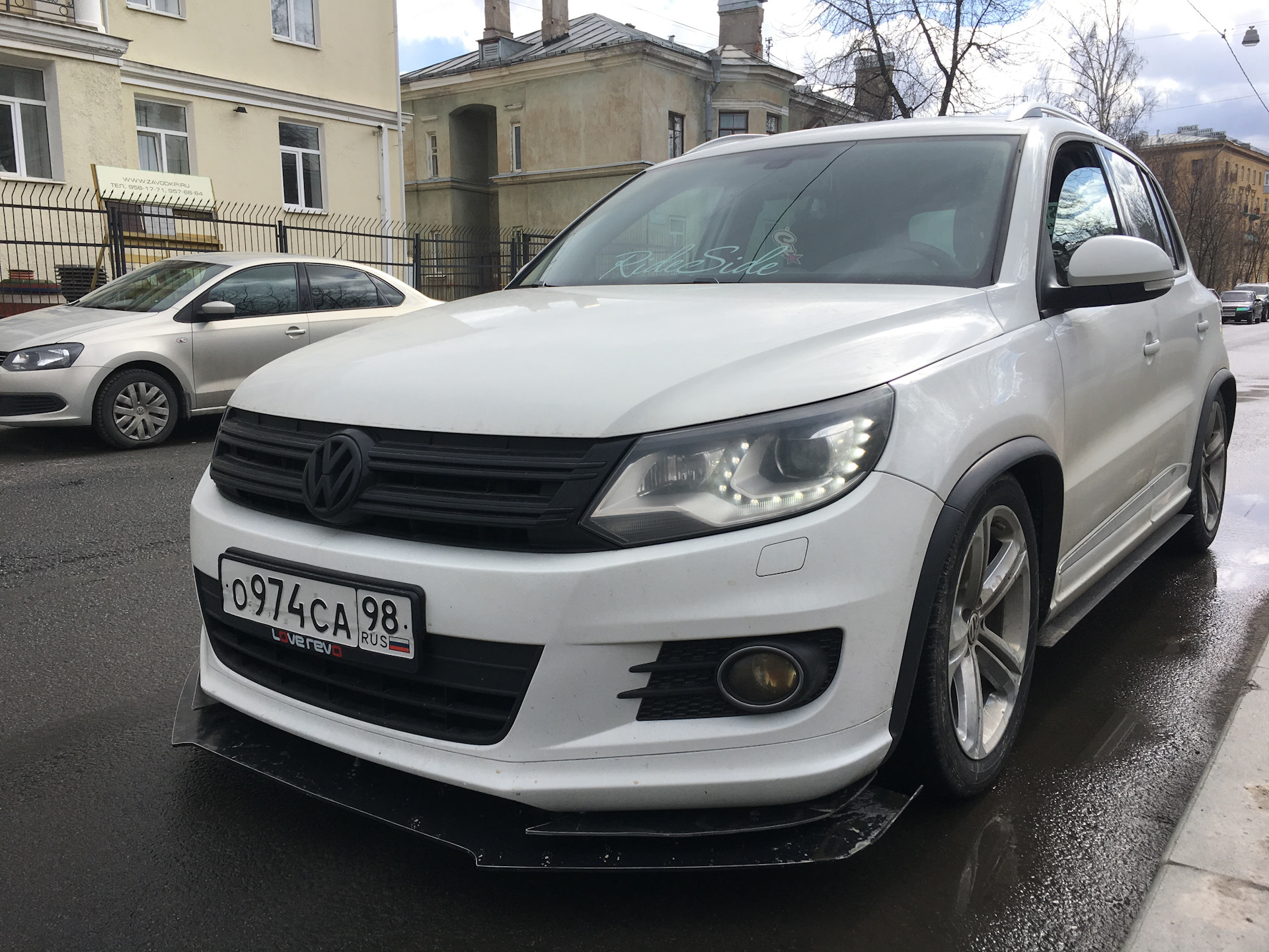 Volkswagen Tiguan 1 Рестайлинг обвес. Обвес Volkswagen Tiguan 2013. Volkswagen Tiguan 1 обвес. Обвес р лайн Тигуан 1.