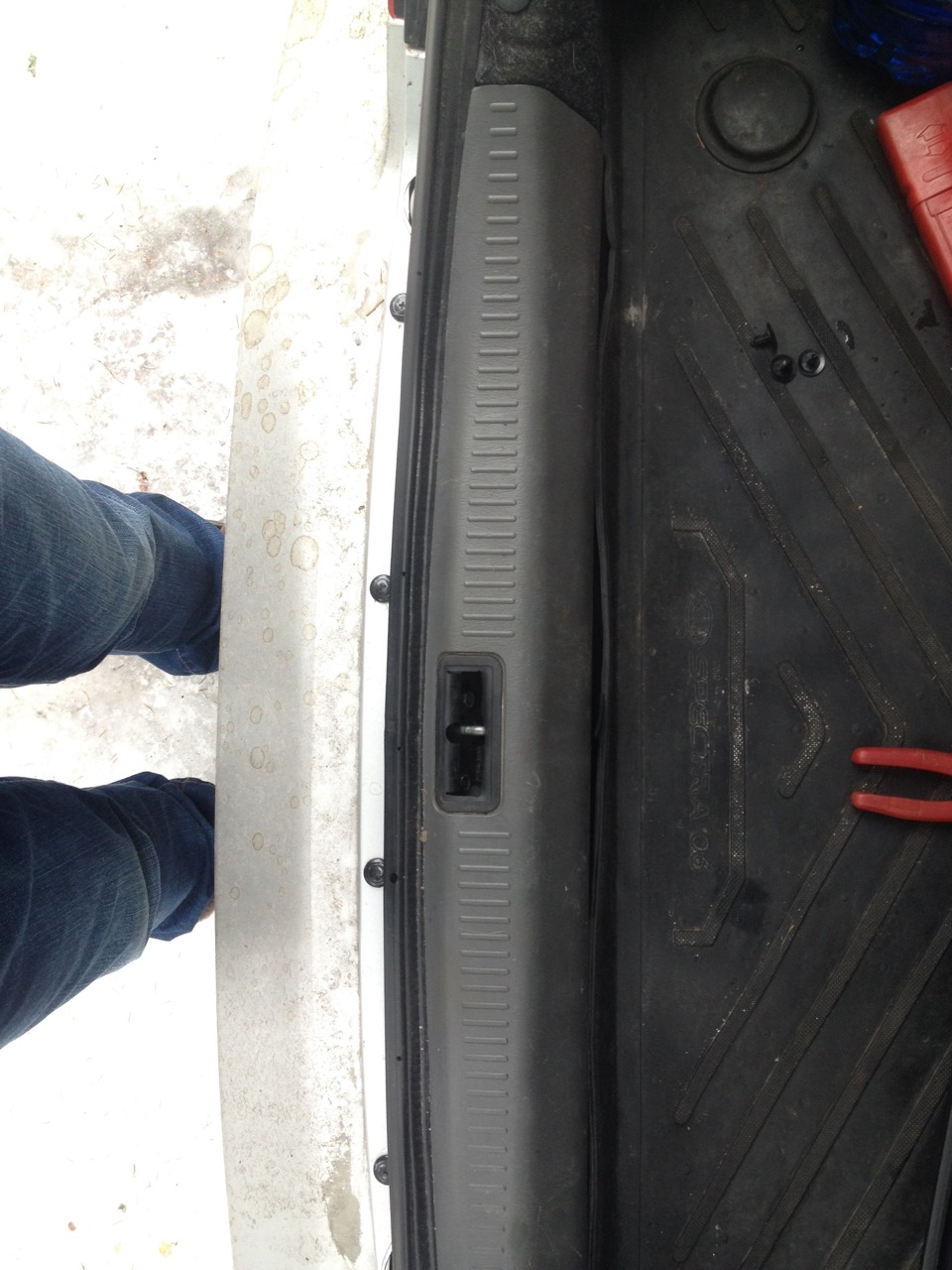 Надоел поцарапанный пластик — KIA Spectra, 1,6 л, 2008 года | своими ...