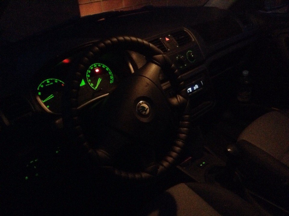 Оплетка на руле — Skoda Fabia Mk2, 1,2 л, 2008 года | аксессуары | DRIVE2