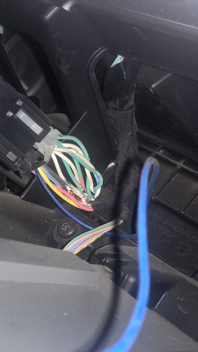 Замена шлейфа, поиск неисправности магнитолы — Renault Megane III, 1,6 ...