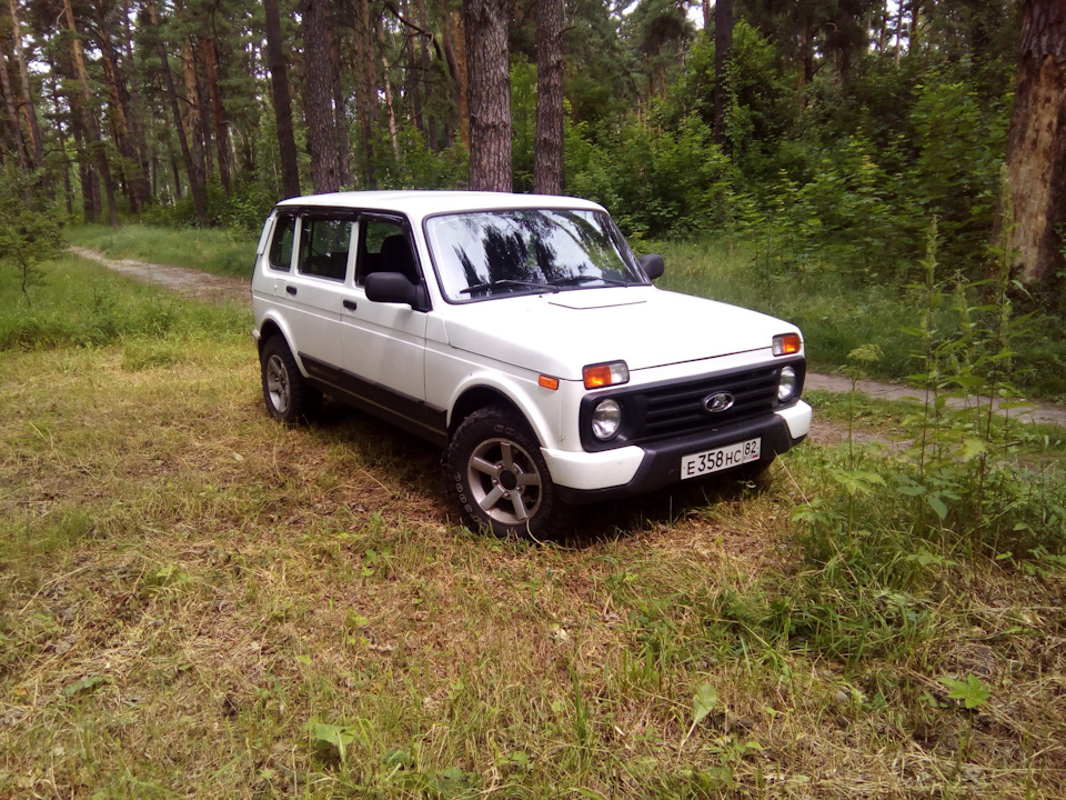 Нива 4x4 белая