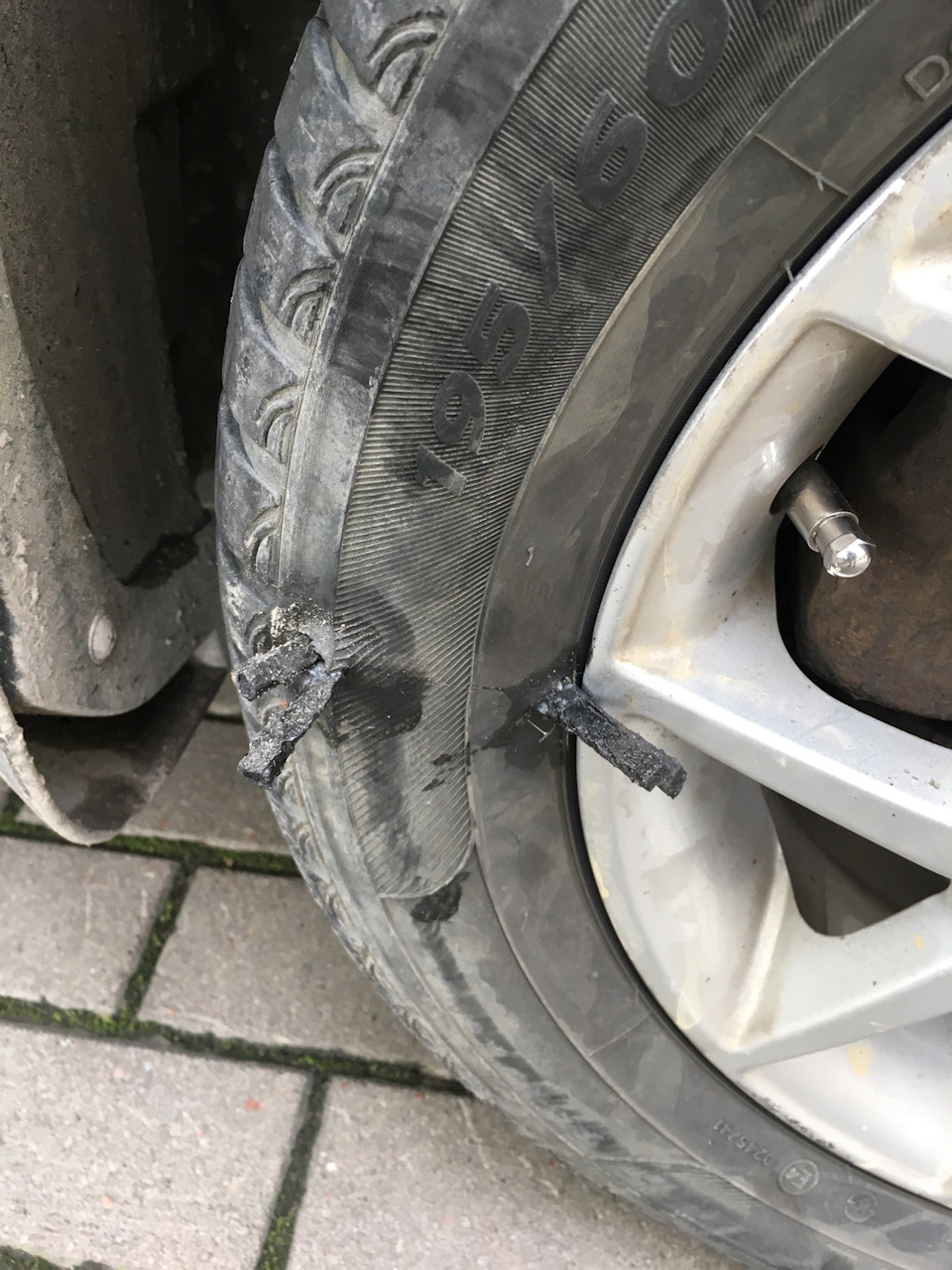 Один поребрик — две дырки — Hyundai Elantra (4G), 1,6 л, 2010 года ...