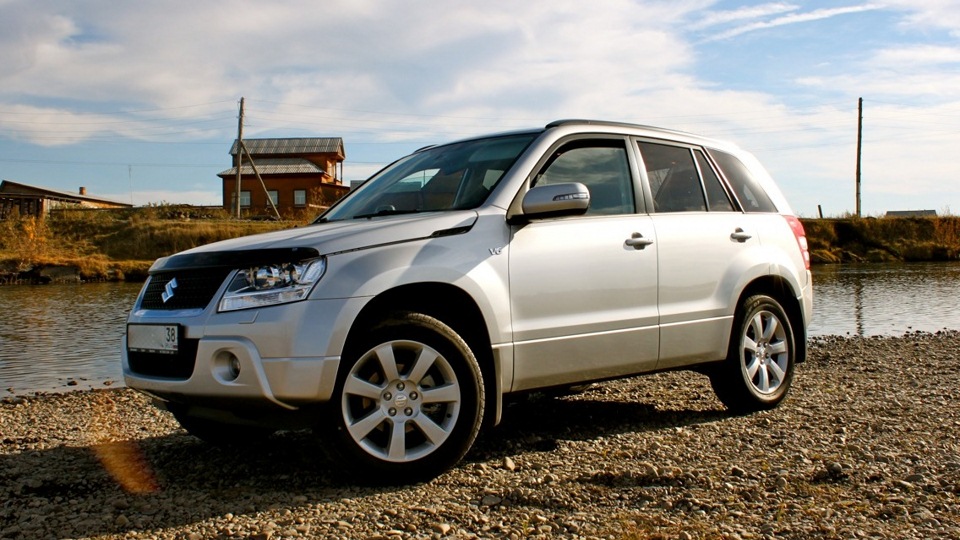 Suzuki Grand Vitara 2 0 2013 Gold