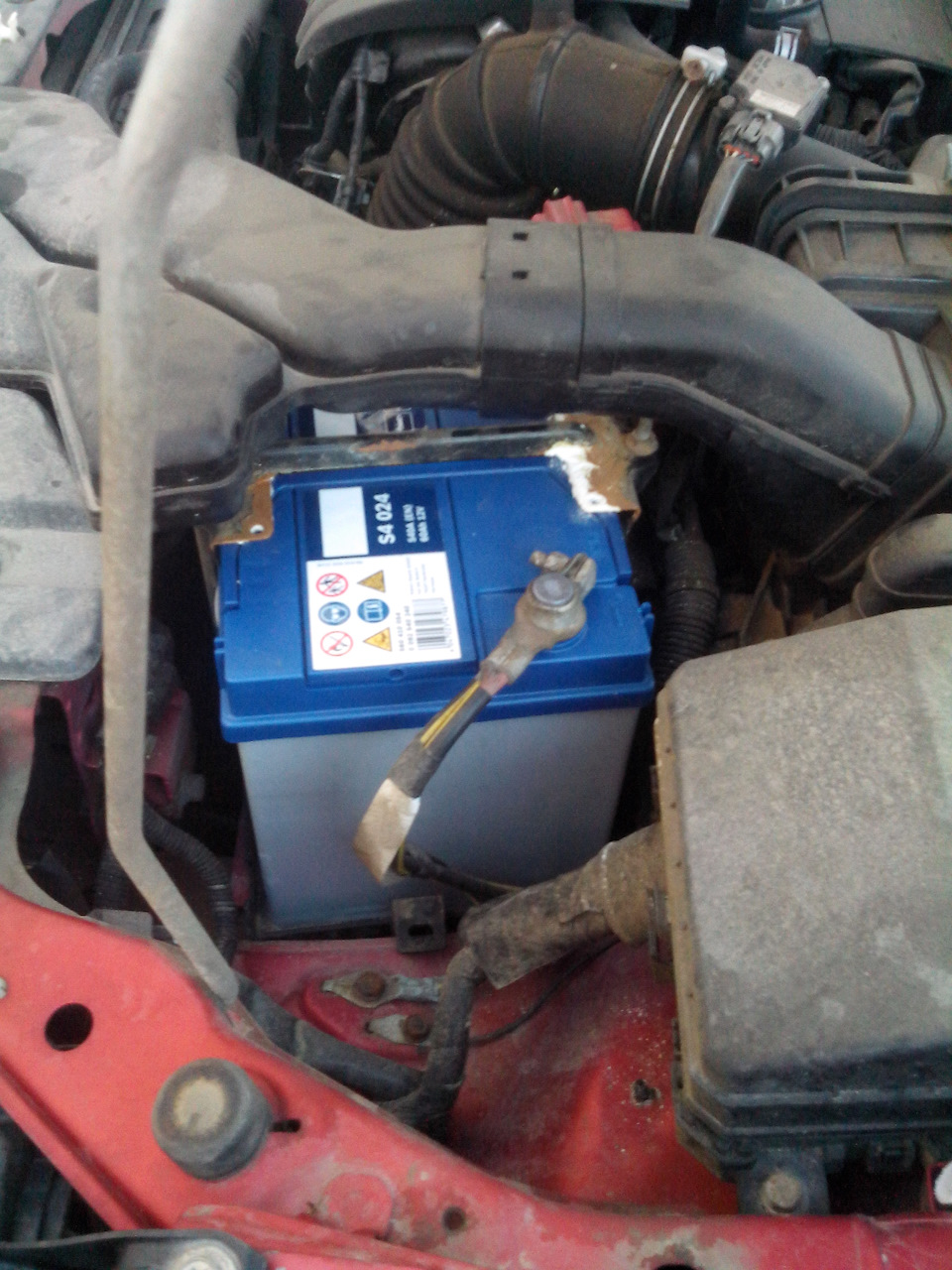 Сменил старый аккумулятор — Mitsubishi Lancer X, 1,8 л, 2008 года ...