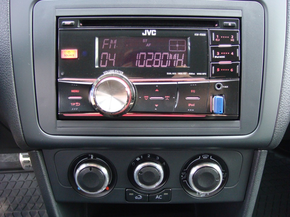 Хром пакет в интерьер и экстерьер — Volkswagen Polo Sedan, 1,6 л, 2012 ...